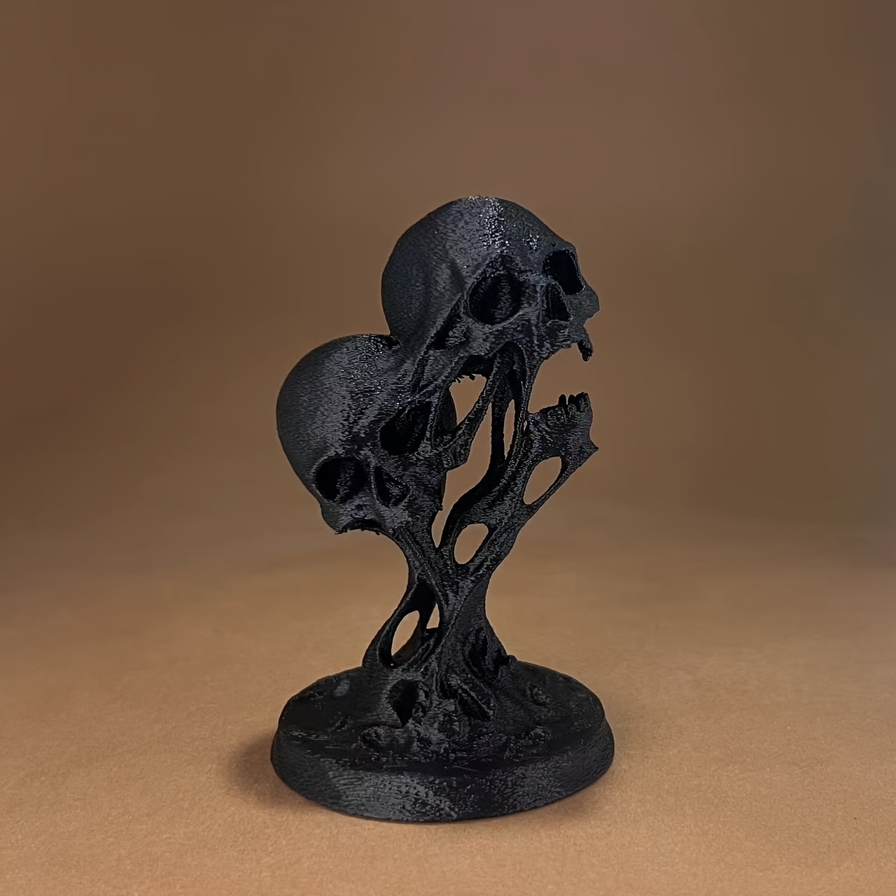 Home Decor Enthusiast - 1-Piece Gothic Melting Skull Statue –