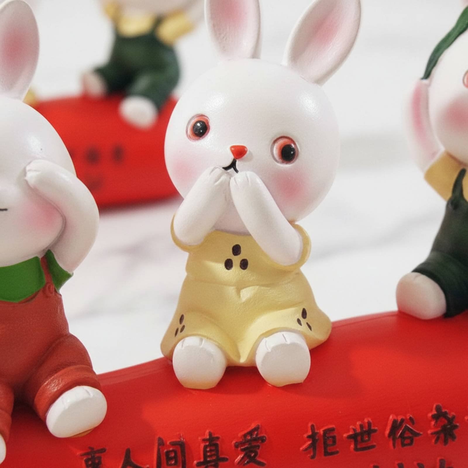 Resin Rabbit Statue European D - Home Decor Design Ideas 评论和价格